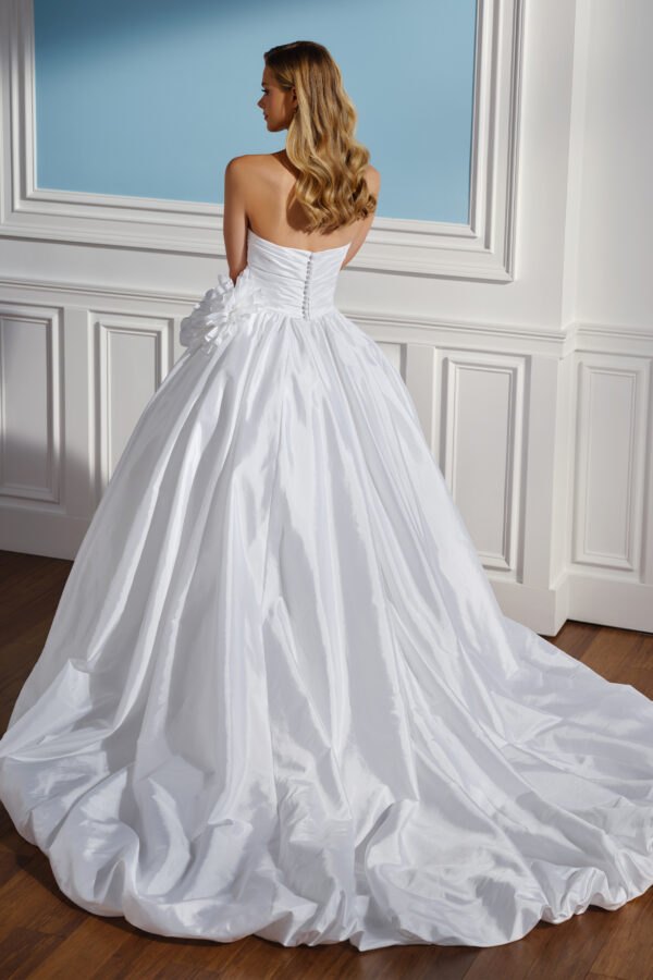 MT6027B-diamond-white-b